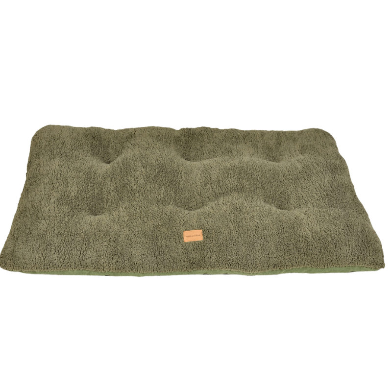 Soft flat dog bed in pink and dark grey